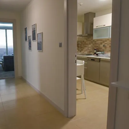 Sky Deluxe Fitness & Apartment *