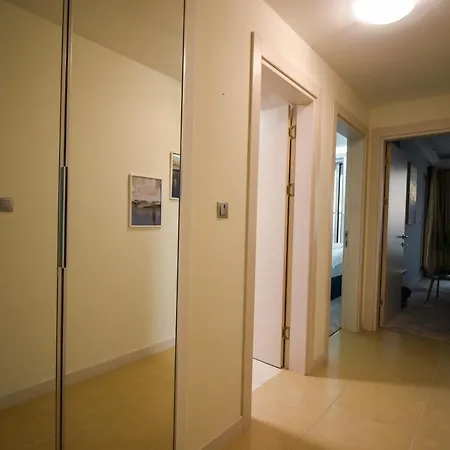 Sky Deluxe Fitness & *