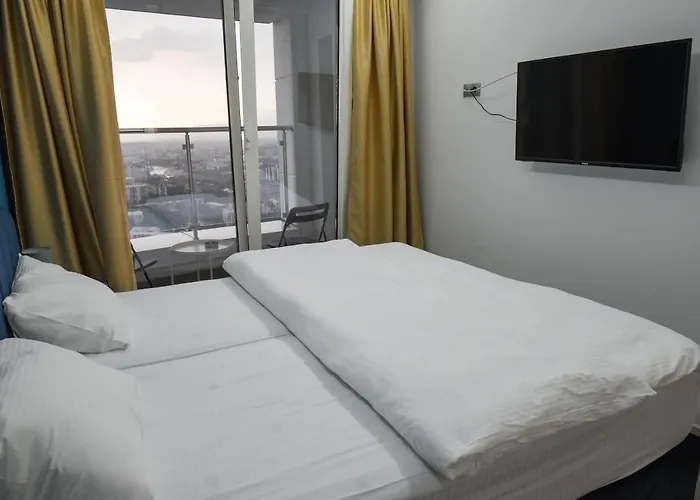 Sky Deluxe Fitness & *