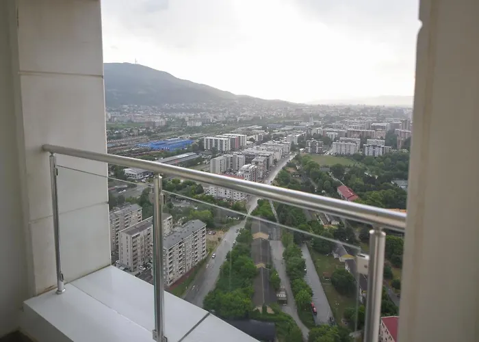 Sky Deluxe Fitness & *