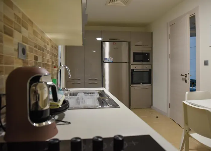 Sky Deluxe Fitness & * Skopje