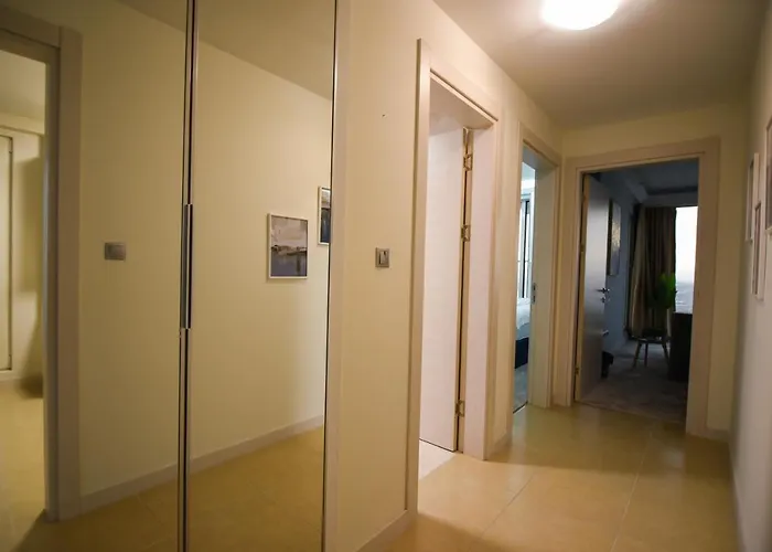 Sky Deluxe Fitness & *